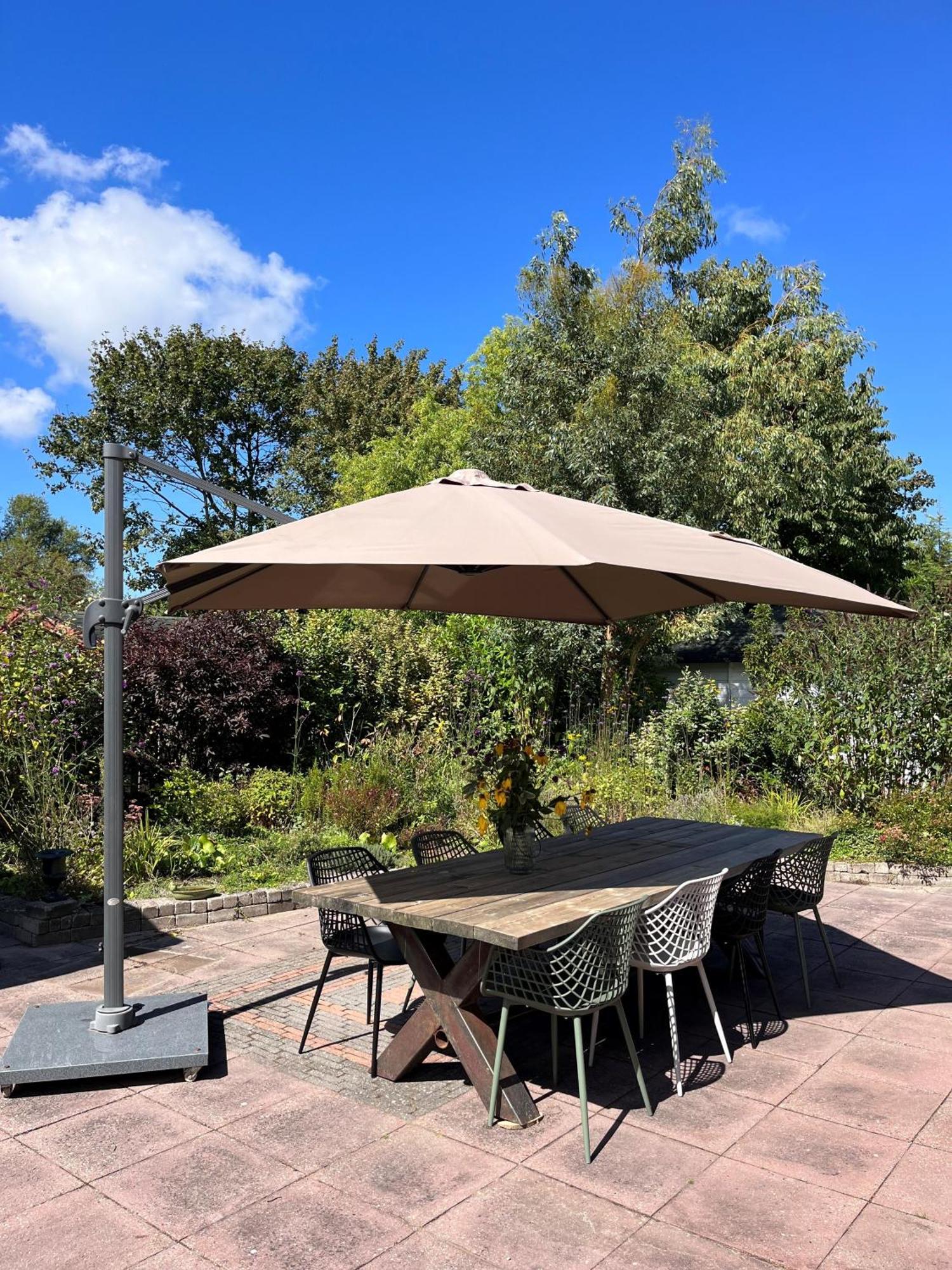 Cosy Vacation Home With Large Fenced Garden بروينسي المظهر الخارجي الصورة